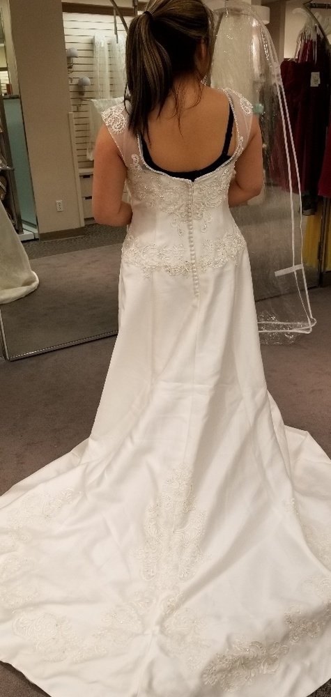 Jewel by David's Bridal A line wedding dress - Picture 7 of 8